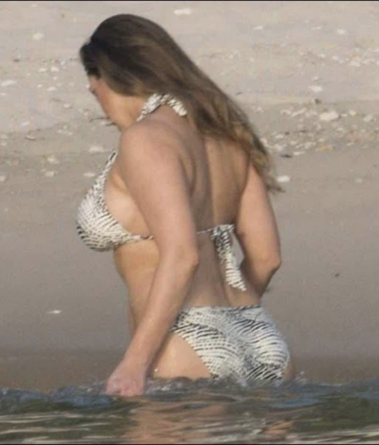 According to science this 45-year-old celeb has the perfect body! But wait till she turns…