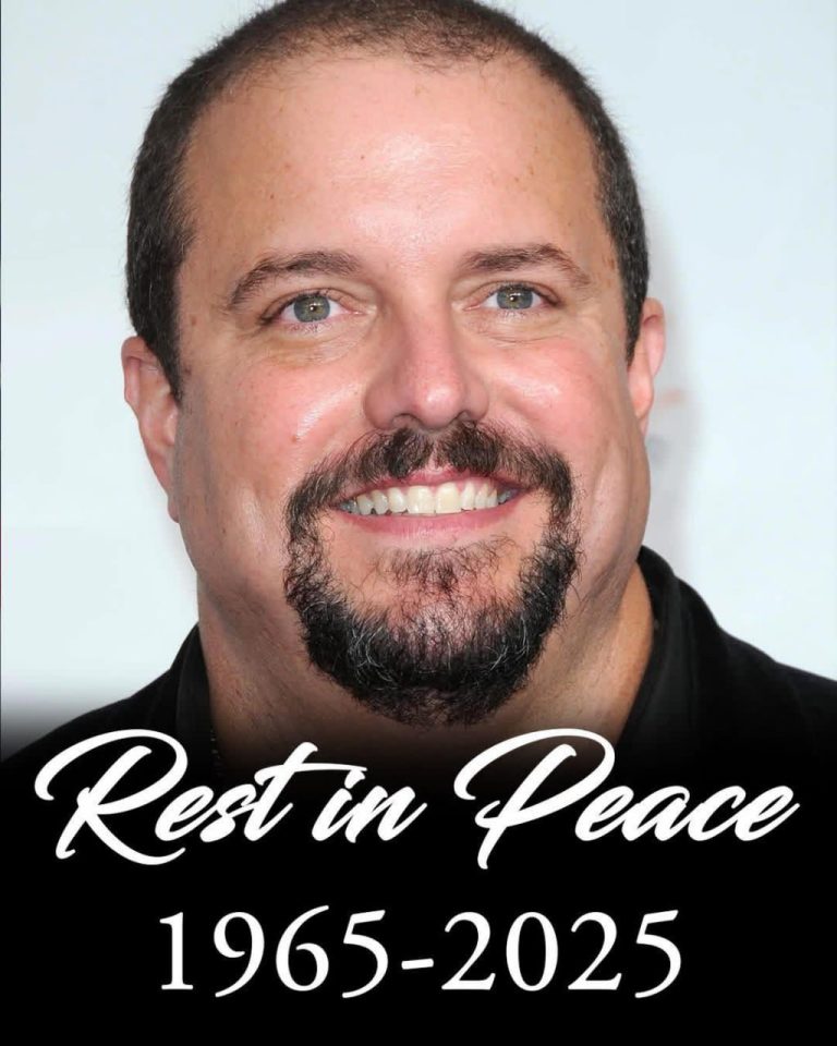 Golden-voiced lead-singer of the Mavericks dies at 60 after cancer battle.