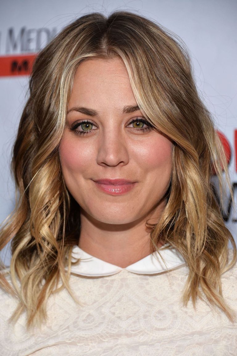 Kaley Cuoco’s G-StrIng Photos Leave Little To Imagination..look photos!